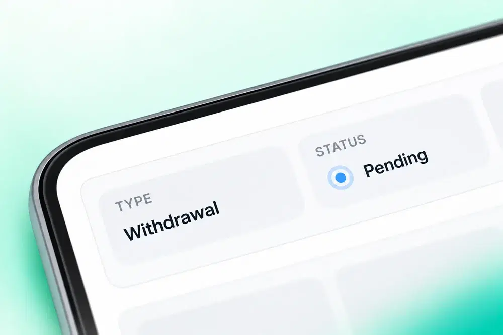 Conceptual image showing a withdrawal type and pending status, without customer data.